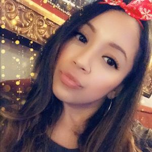 Meet your Posher, Crystal